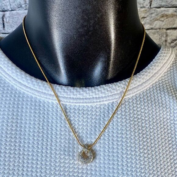 Avon Vintage Rope Style Necklace with Elegant Pendant Embedded Rhinestones - Picture 7 of 7